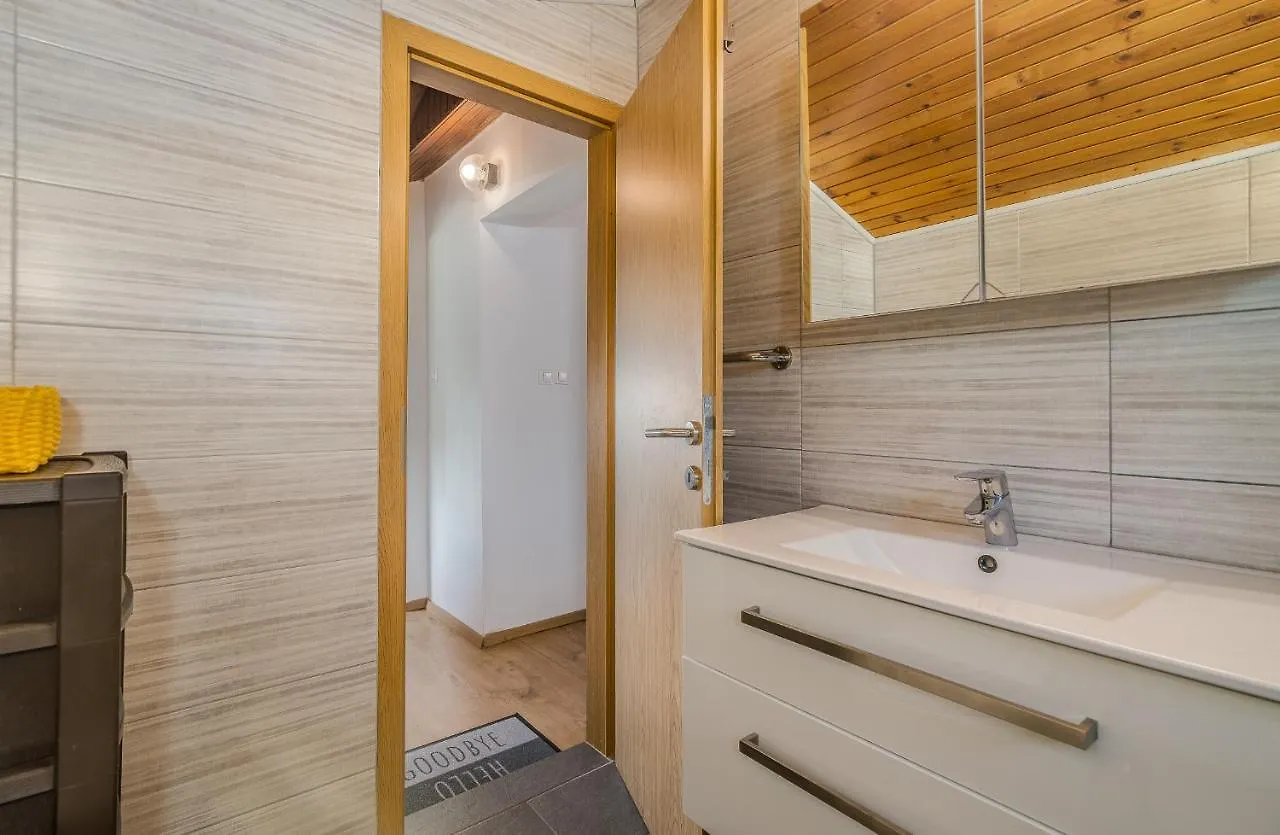 Apartmani M Baška