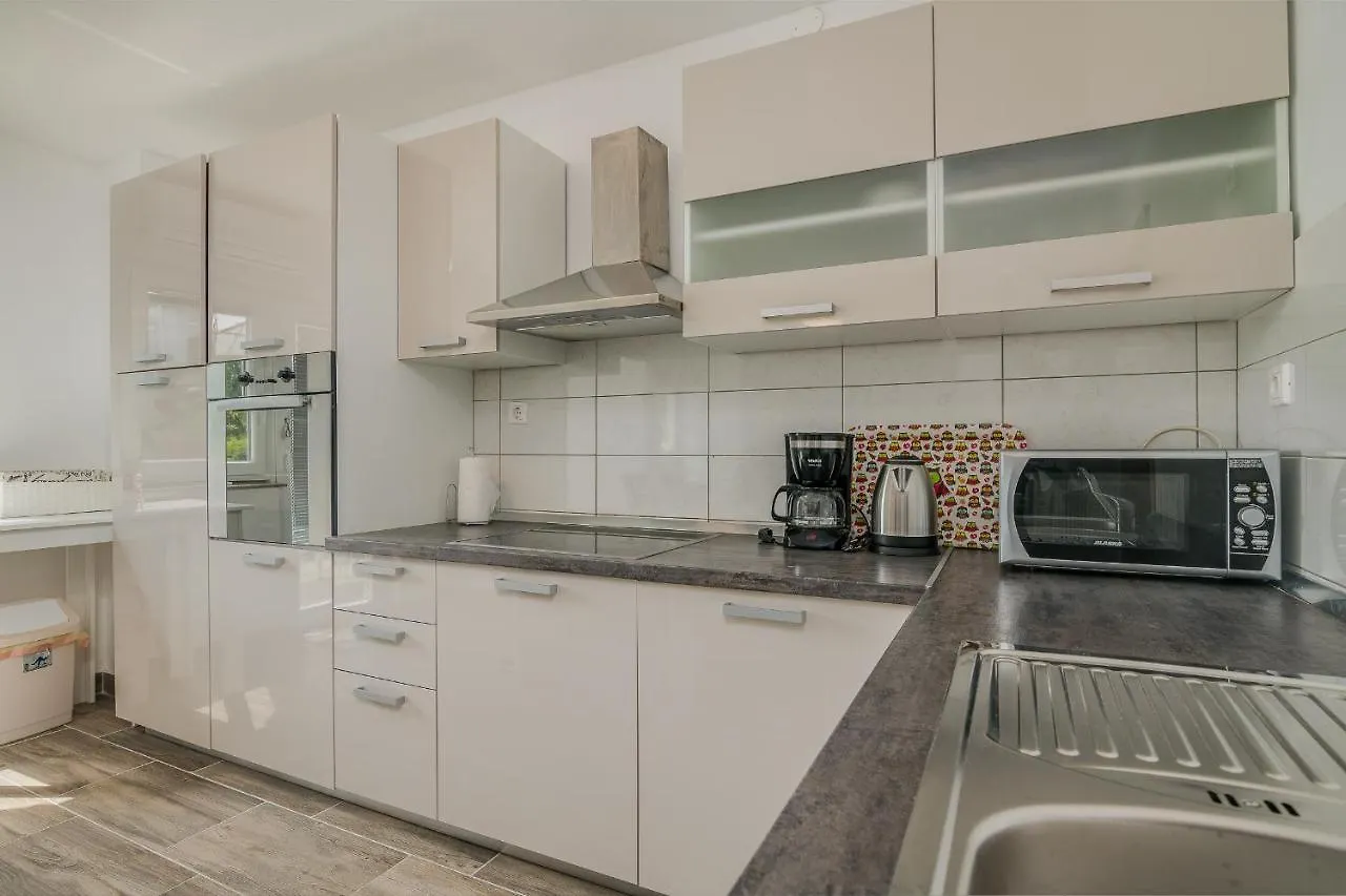 Apartmani M Baska  0*, Baska (Krk) Croatia