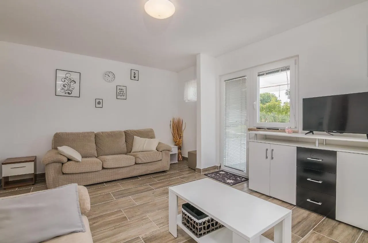 Apartment Apartmani M Baska