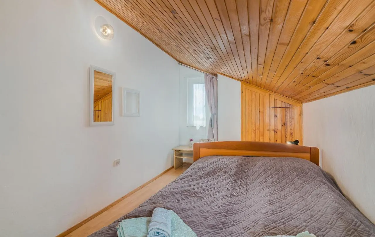 Apartment Apartmani M Baska