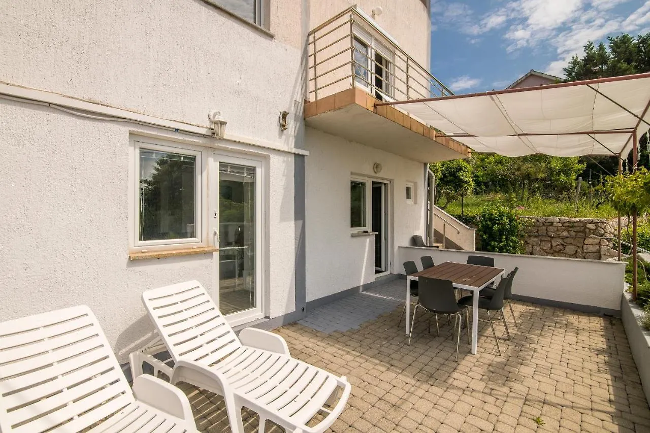 Apartmani M Baska  Apartment Baska (Krk)