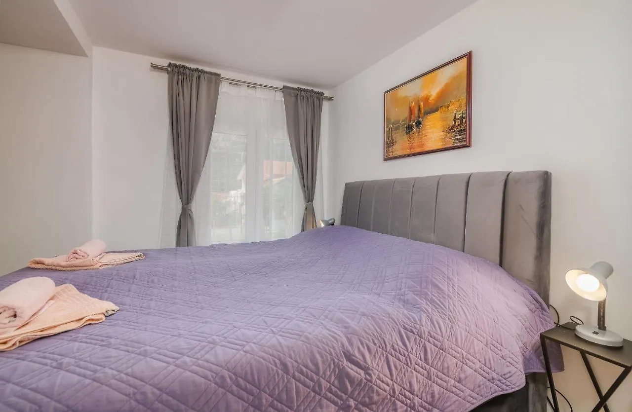 Apartmani M Baska  Apartment