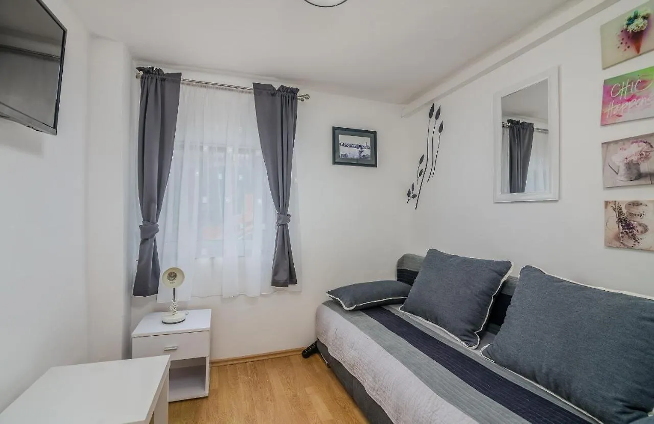 Apartmani M Baška 0*,  Kroatien