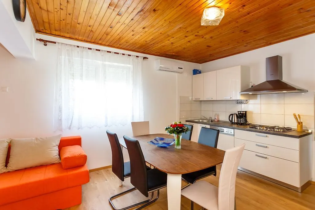 Apartmani M Baška Apartment