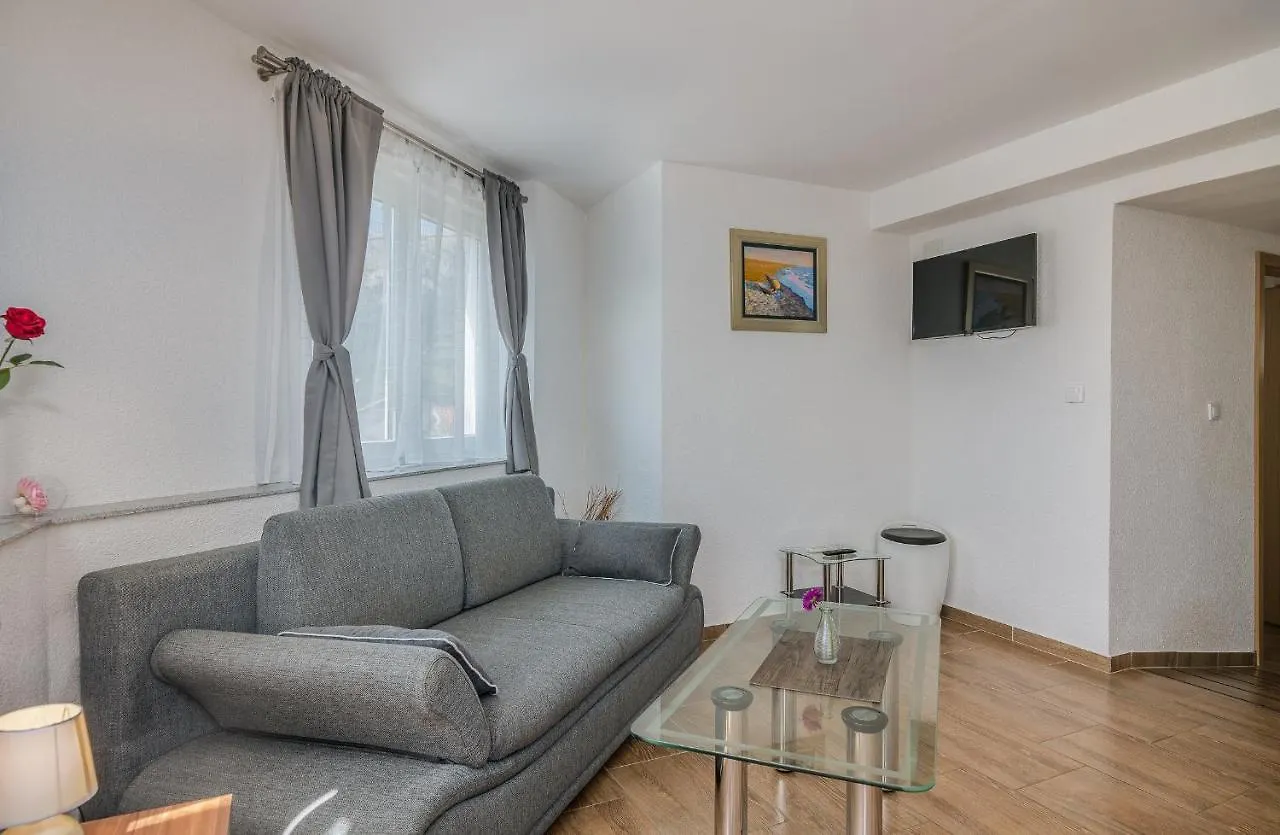 Apartmani M Baška